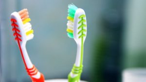 Những sai lầm khi lam sạch răng cần tránh 4