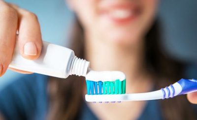Những sai lầm khi lam sạch răng cần tránh 8
