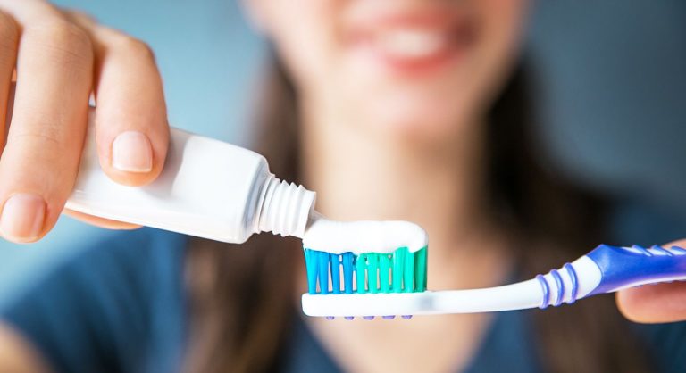 Những sai lầm khi lam sạch răng cần tránh 8